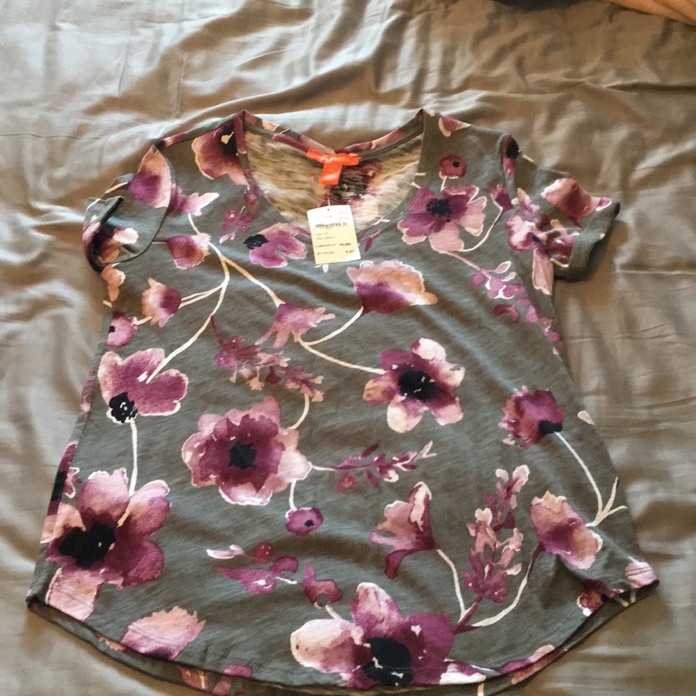 Purple flowers top with gray background